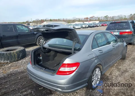 2009 Mercedes-Benz C 300 Luxury 4Matic/Sport 4Matic from USA, damaged, VIN WDDGF81X89R064695